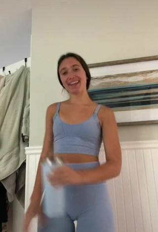 4. Sultry Hannah Meloche Shows Cleavage in Sport Bra