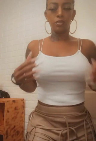 Sultry Tessica Brown without Bra