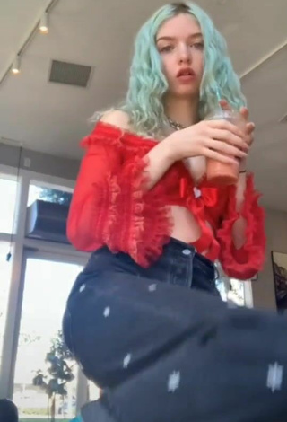 Sexy candyasmus Shows Cleavage in Red Crop Top