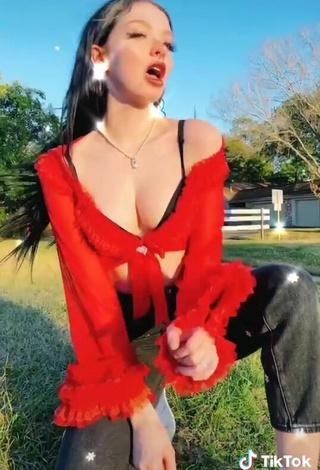 5. Sexy candyasmus Shows Cleavage in Red Crop Top