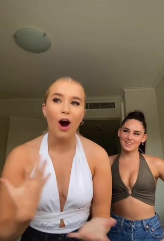 Hot Caitlin Cummins Shows Cleavage in Olive Crop Top