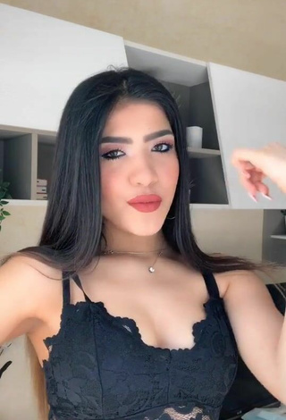 4. Sexy Cassandra Tejada Shows Cleavage in Black Crop Top