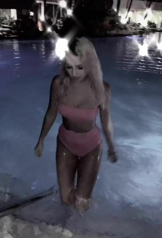 2. Titillating Heather Dale in Pink Bikini at the Swimming Pool