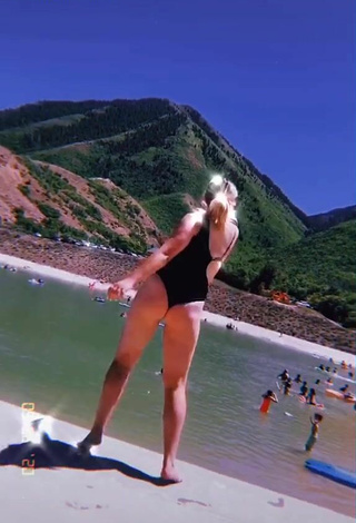 2. Sultry Cierra Michelle Memmott Shows Butt at the Beach