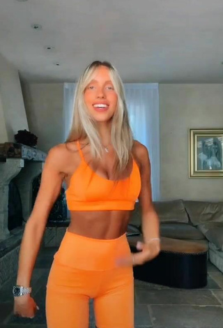 Sexy Morel Chekoral in Orange Crop Top