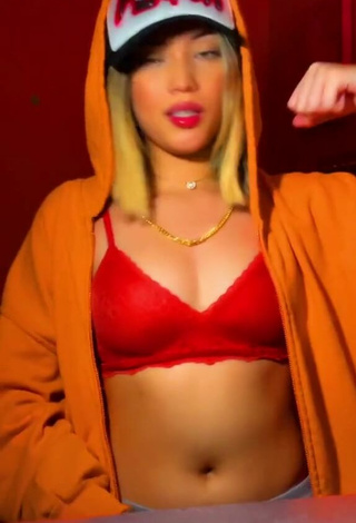 3. Sexy Noheliaah Shows Cleavage in Red Bra