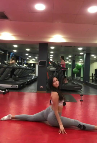 3. Sultry Danielle Haden in Grey Leggings while doing Fitness Exercises