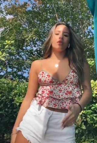 5. Sexy Devin Ramirez Shows Cleavage in Floral Crop Top