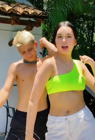 Hottie Dominik Elizabeth Reséndez Robledo in Lime Green Crop Top