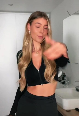 Hot Emilia.bte in Black Crop Top