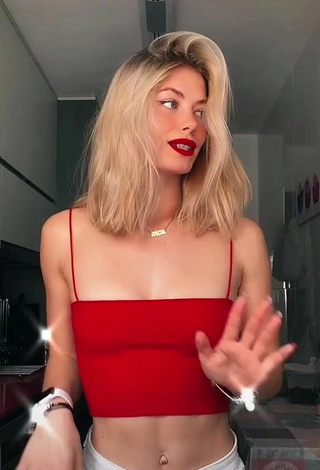 4. Sweet Iryna Zubkova Shows Cleavage in Cute Red Crop Top