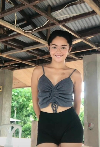 2. Sexy Isabel Luche Shows Cleavage in Grey Crop Top