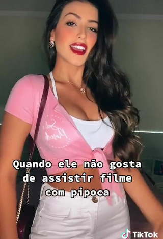 3. Attractive Isa Pinheiro Shows Cleavage in Crop Top