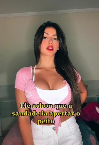 Titillating Isa Pinheiro Shows Cleavage in Crop Top