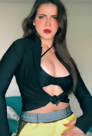 2. Amazing Isa Pinheiro Shows Cleavage in Hot Black Crop Top and Bouncing Tits