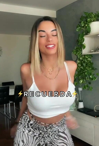 1. Luscious Faina Insense Punzano Shows Cleavage in White Crop Top