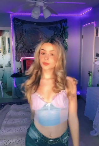 Sexy Faith Alexis in Crop Top