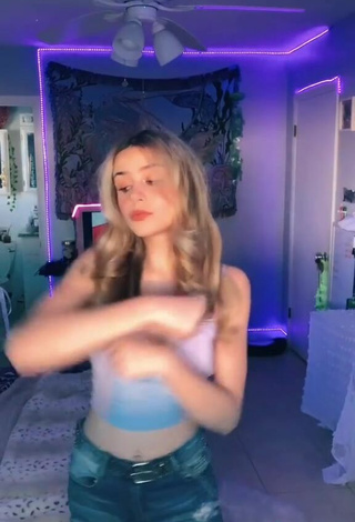 4. Sexy Faith Alexis in Crop Top