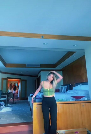 1. Luscious Isabella Patel Shows Cleavage in Green Crop Top