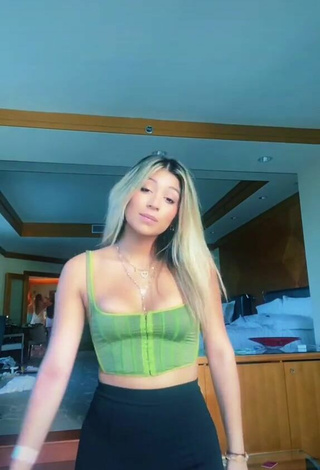 4. Luscious Isabella Patel Shows Cleavage in Green Crop Top