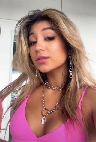 Titillating Isabella Patel Shows Cleavage in Pink Bikini