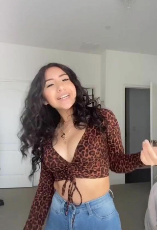 5. Sweet Jazlyn G Shows Cleavage in Cute Leopard Crop Top