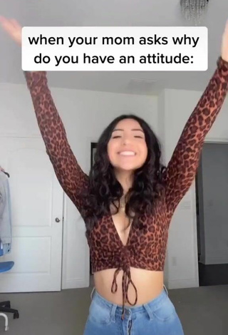 4. Sexy Jazlyn G Shows Cleavage in Leopard Crop Top