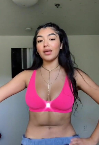 2. Breathtaking Jackie Ybarra Shows Cleavage in Pink Crop Top