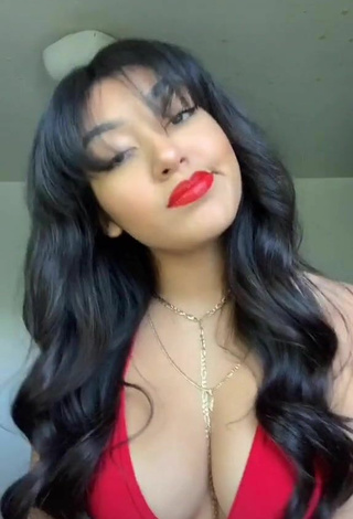 2. Titillating Jackie Ybarra Shows Cleavage