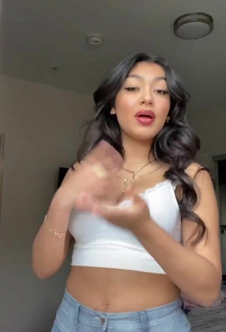 3. Gorgeous Jackie Ybarra Shows Cleavage in Alluring White Crop Top