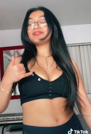 5. Fine Jackie Ybarra Shows Cleavage in Sweet Black Crop Top