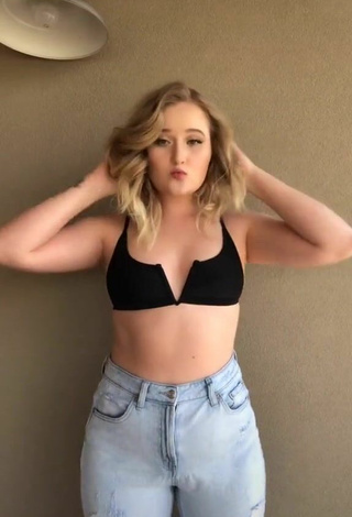 Titillating Jessie Cheroske in Black Crop Top