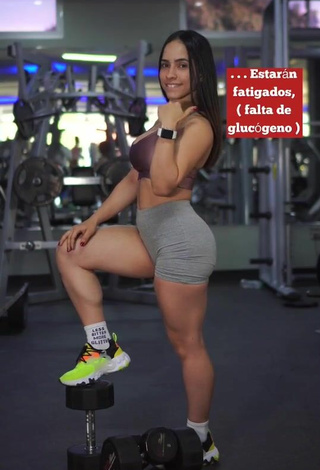 3. Sultry Jessica Ferreiras Shows Butt