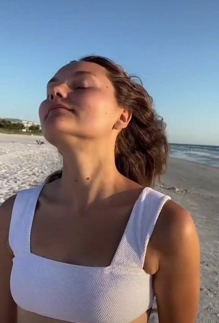 2. Titillating Katy Hedges in White Crop Top at the Beach