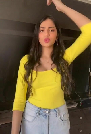 Luscious Khushi Hegde in Yellow Top