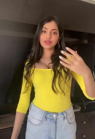 3. Luscious Khushi Hegde in Yellow Top