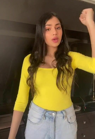 4. Luscious Khushi Hegde in Yellow Top