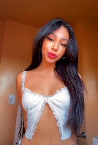 4. Breathtaking Destiny Salazar Shows Cleavage in White Crop Top