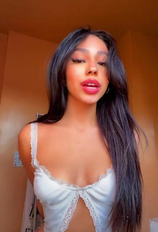 6. Breathtaking Destiny Salazar Shows Cleavage in White Crop Top