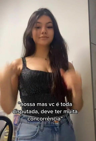 4. Sexy Dudinha Moraes Shows Cleavage in Black Top and Bouncing Boobs