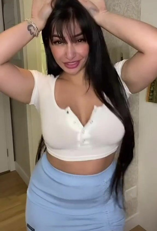 5. Cute Emanuelly Raquel Shows Cleavage in White Crop Top and Bouncing Breasts