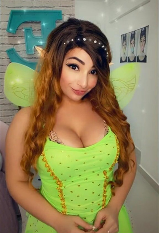 1. Sweetie Emanuelly Raquel Shows Cosplay