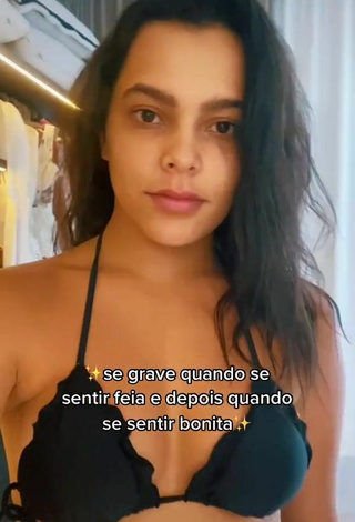 2. Sultry Emilly Araújo