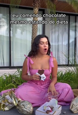 5. Sultry Emilly Araújo Shows Cleavage in Pink Crop Top