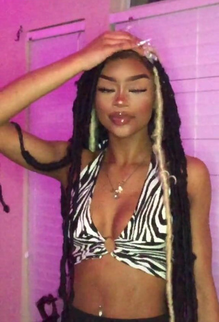 2. Beautiful Ffrenchieeee Shows Cleavage in Sexy Zebra Crop Top