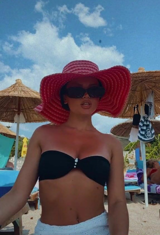 4. Luscious Grisela in Black Bikini Top at the Beach