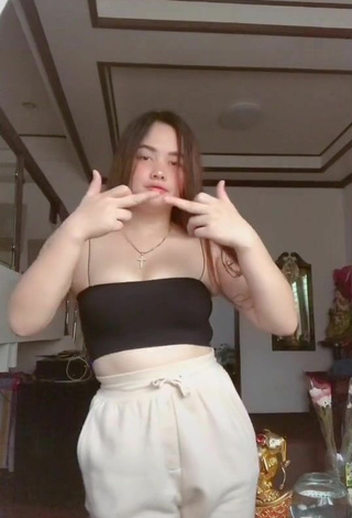 6. Seductive Delacruz Jane Pauline in Black Crop Top and Bouncing Boobs