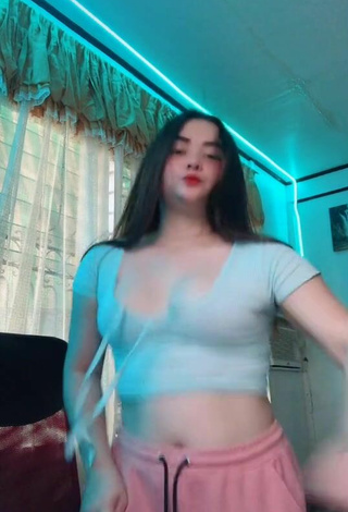 4. Breathtaking Delacruz Jane Pauline Shows Cleavage in Grey Crop Top and Bouncing Tits