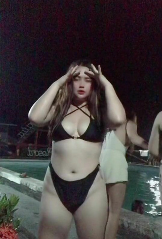 3. Luscious Delacruz Jane Pauline Shows Cleavage in Black Bikini at the Swimming Pool