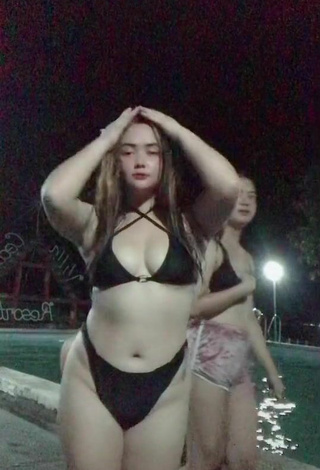 Hot Delacruz Jane Pauline Shows Cleavage in Black Bikini